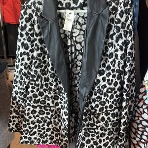 LANE BRYANT Blk/ white  Cheetah print w pleather Accent  Blazer New